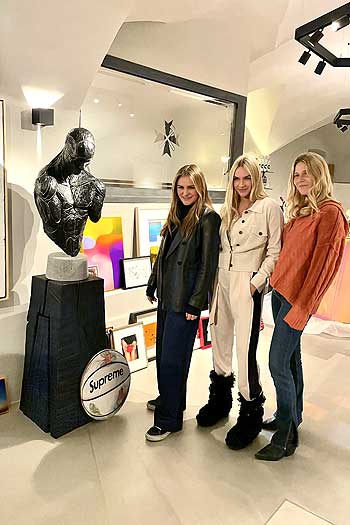 Das Baodt Art Team Alessandra Hampel Nina Suess Raphaela Lindlbauer und Karlheinz Muhr Hallstein Water